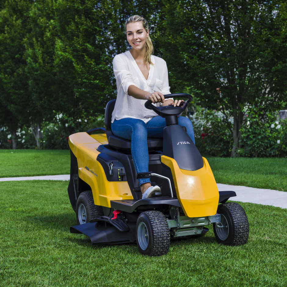 Lil Verbeelding Ronde Stiga Combi 372 H Hydrostaat kleine zitmaaier – Blokland Tuin en  Parkmachines