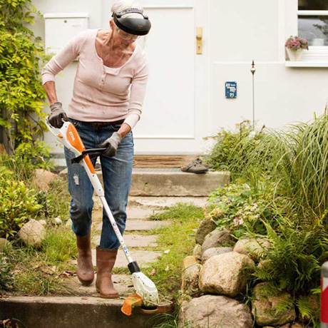 45 accu trimmer met geïntegreerde – Blokland Tuin Parkmachines