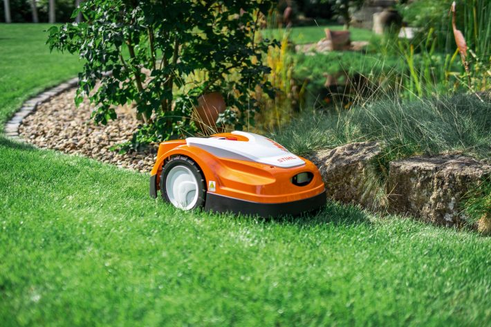 gazon geleider morfine Stihl RMI422 robotmaaier 800 m2 – Blokland Tuin en Parkmachines