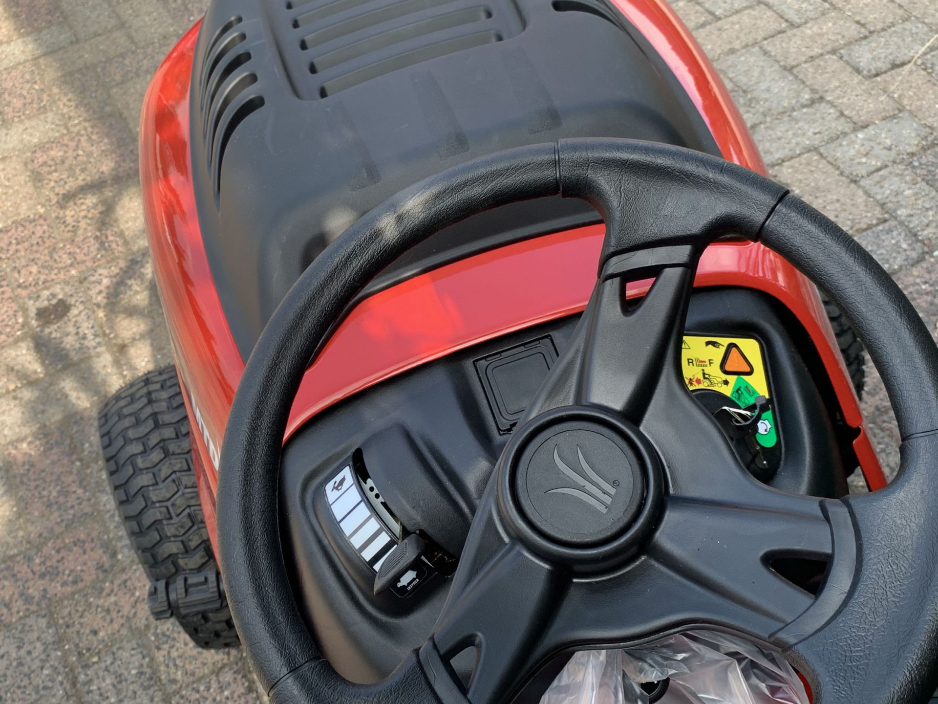 MTD Optima LG200H Hydrost. 2 cil. motor zij-uitworp - Afbeelding 4