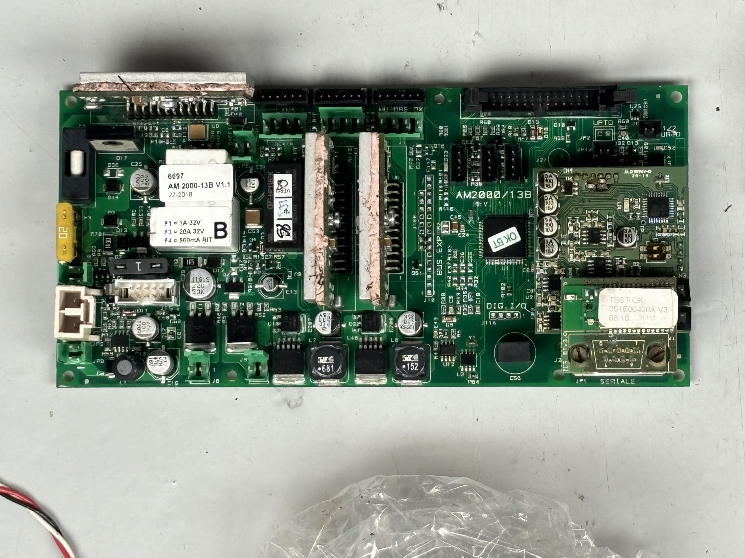 IMG_1620 Ambrogio L200R onderdelenset mesmotor wielmoter enz. - Afbeelding 5