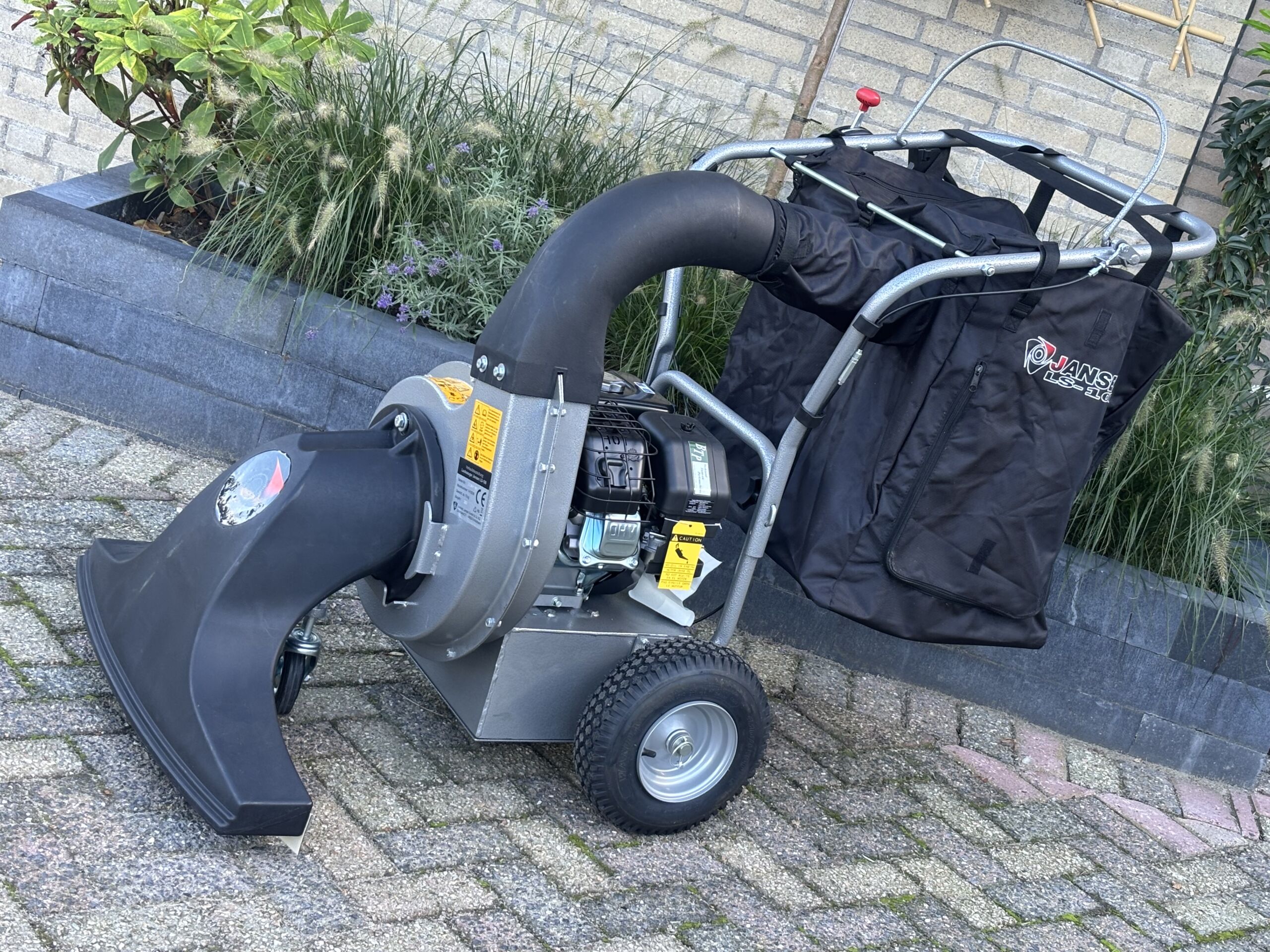 IMG_2894 Bladzuiger Jansen LS-100, verrijdbaar, afvalzuiger, bladblazer, 6,5 PK - Afbeelding 2