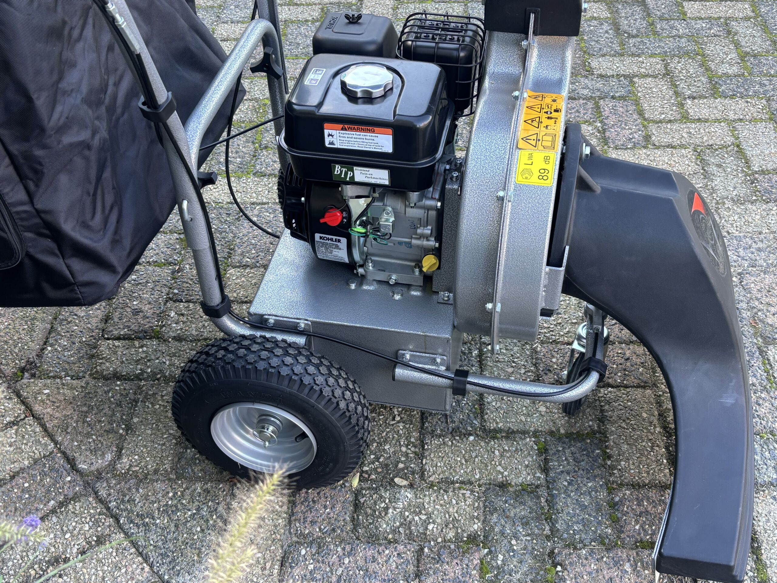 IMG_2896 Bladzuiger Jansen LS-100, verrijdbaar, afvalzuiger, bladblazer, 6,5 PK - Afbeelding 9