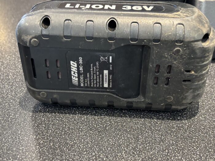 Echo lader Lcc-360 lader met 1 accu lbc-360 gebruikt - Afbeelding 3