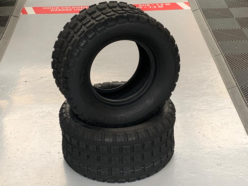 bandblok1 Zitmaaier band 20x10-10 achterbanden blokprofiel stiga - Afbeelding 1